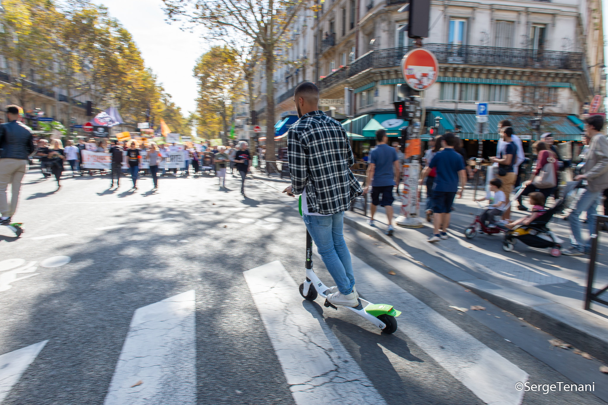 trottinette et piéton