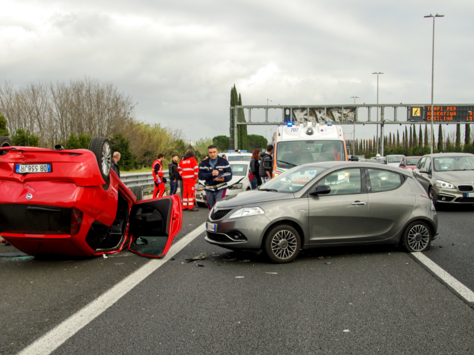 Accident de la route avec intervention des secours